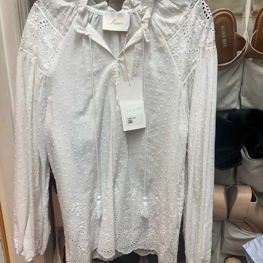 Kasia Elegant White Lace Blouse - Picture 1 of 5